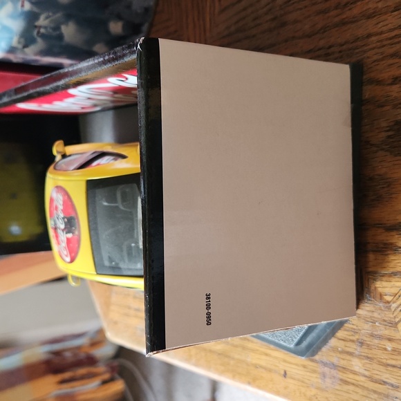 Collector Coca cola yellow matchbox beetle - Picture 3 of 7